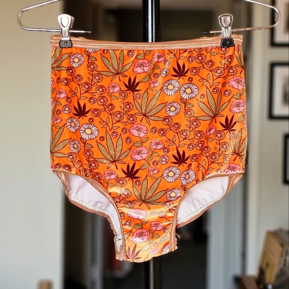 Solstice Intimates Sungrown Print Velvet Panties - Picture 1 of 8
